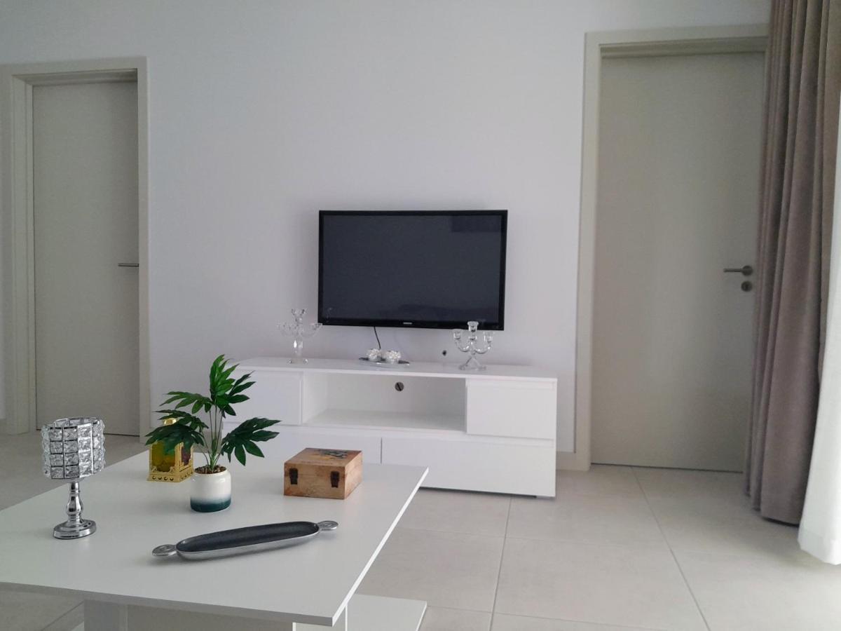 Appt Neuf De 2Ch Ds Residence Avec Piscine, Route Cotiere Grand Bay Luaran gambar